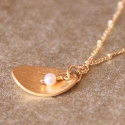 LEAF--Pearl and Gold Petal Charm Necklace